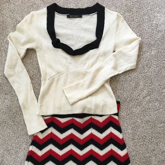 Nanette Lepore fitted, low collar sweater - Picture 2 of 3